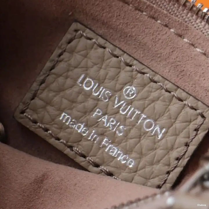 LV Bags 208B570109 0722